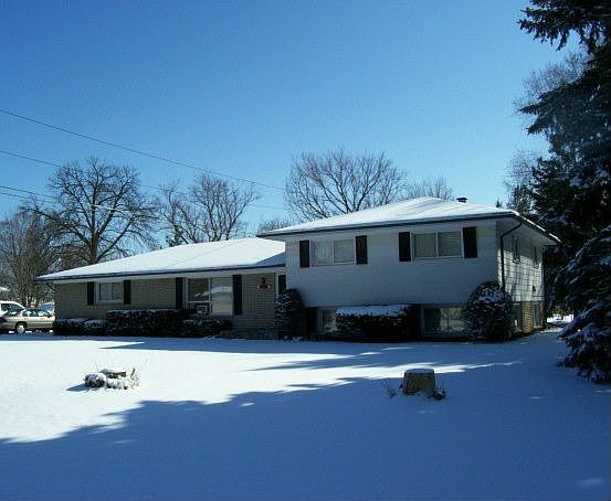 1st image of 3870 Fernleigh Dr