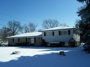 3870 Fernleigh Dr, Troy, MI 48083