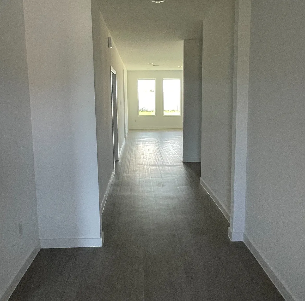 3 bed, 1949 sqft, $2,300 — Photo 3