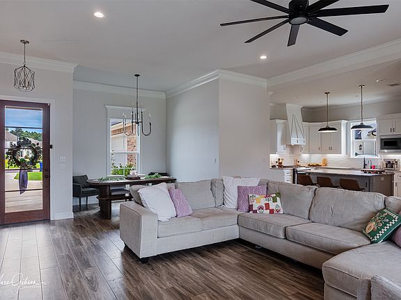 2nd image of 12 Forsythe Blvd