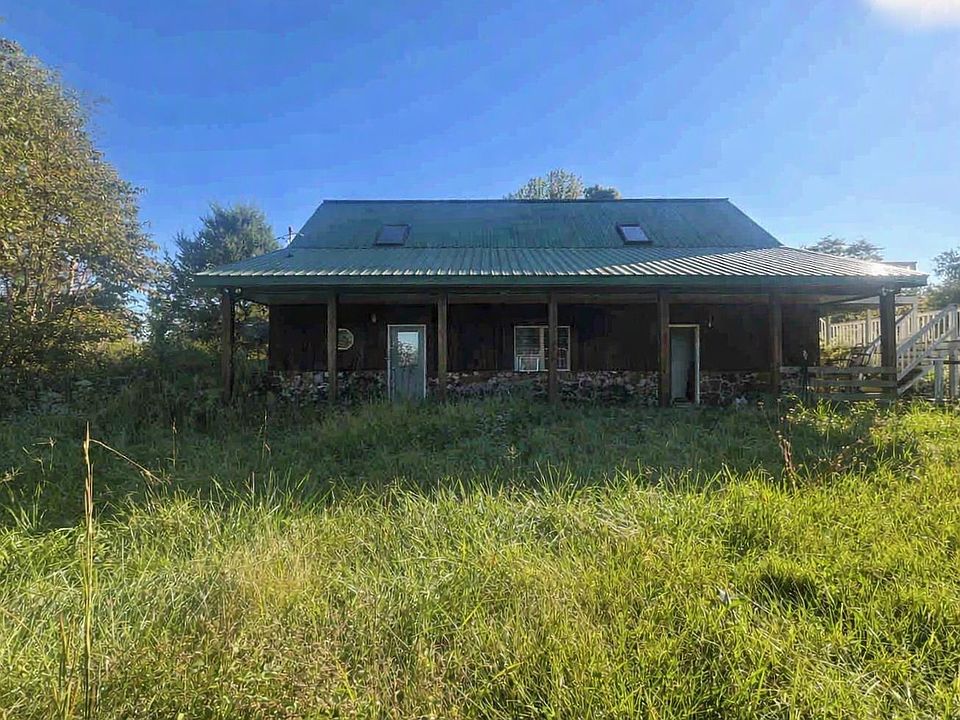 1st image of 204 Silver Ln