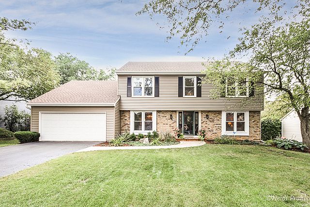 1st image of 15 Bedford Ln