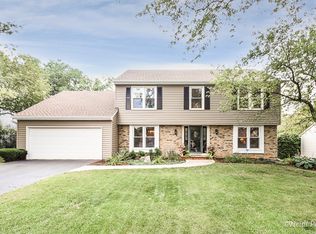 15 Bedford Ln, Geneva, IL 60134