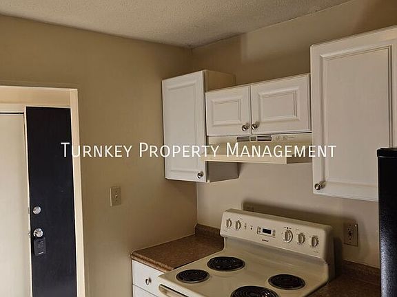 3rd image of 1705 Sanford Dr APT D