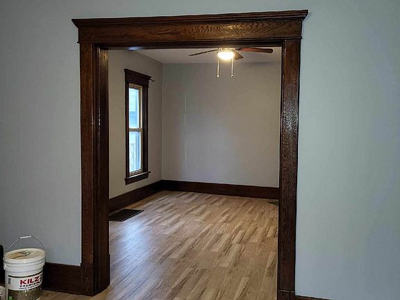 2nd image of 606 E 21st St