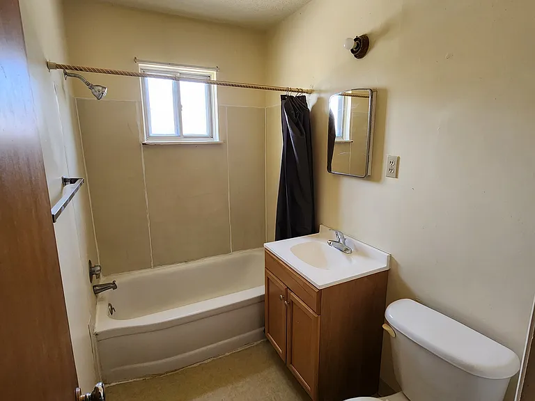 611 S 2nd St #6 — Photo 6