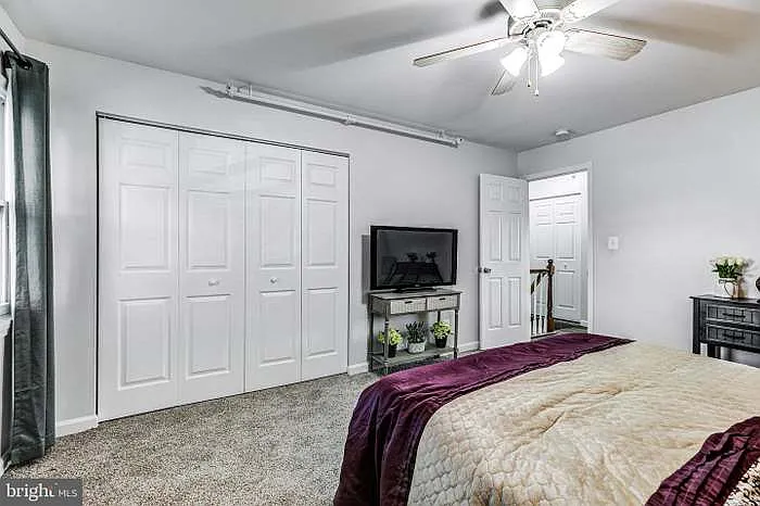 323 Sweet Briar Ct — Photo 24