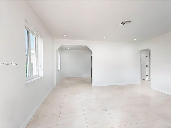 5th image of 1501 NW 37th Ave
