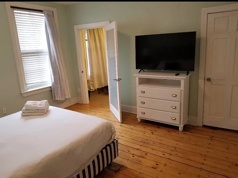 38 Hanson St #2 — Photo 16