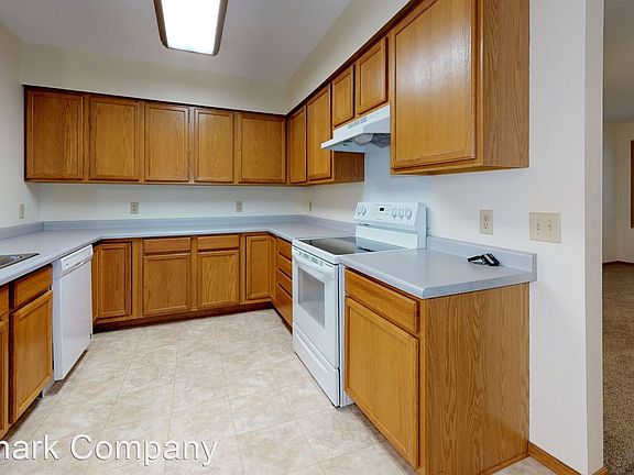 3rd image of 3443 Fairfax St #Eau