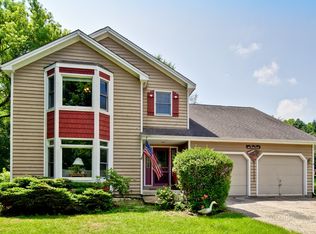 405 Holly Lynn Dr, Cary, IL 60013