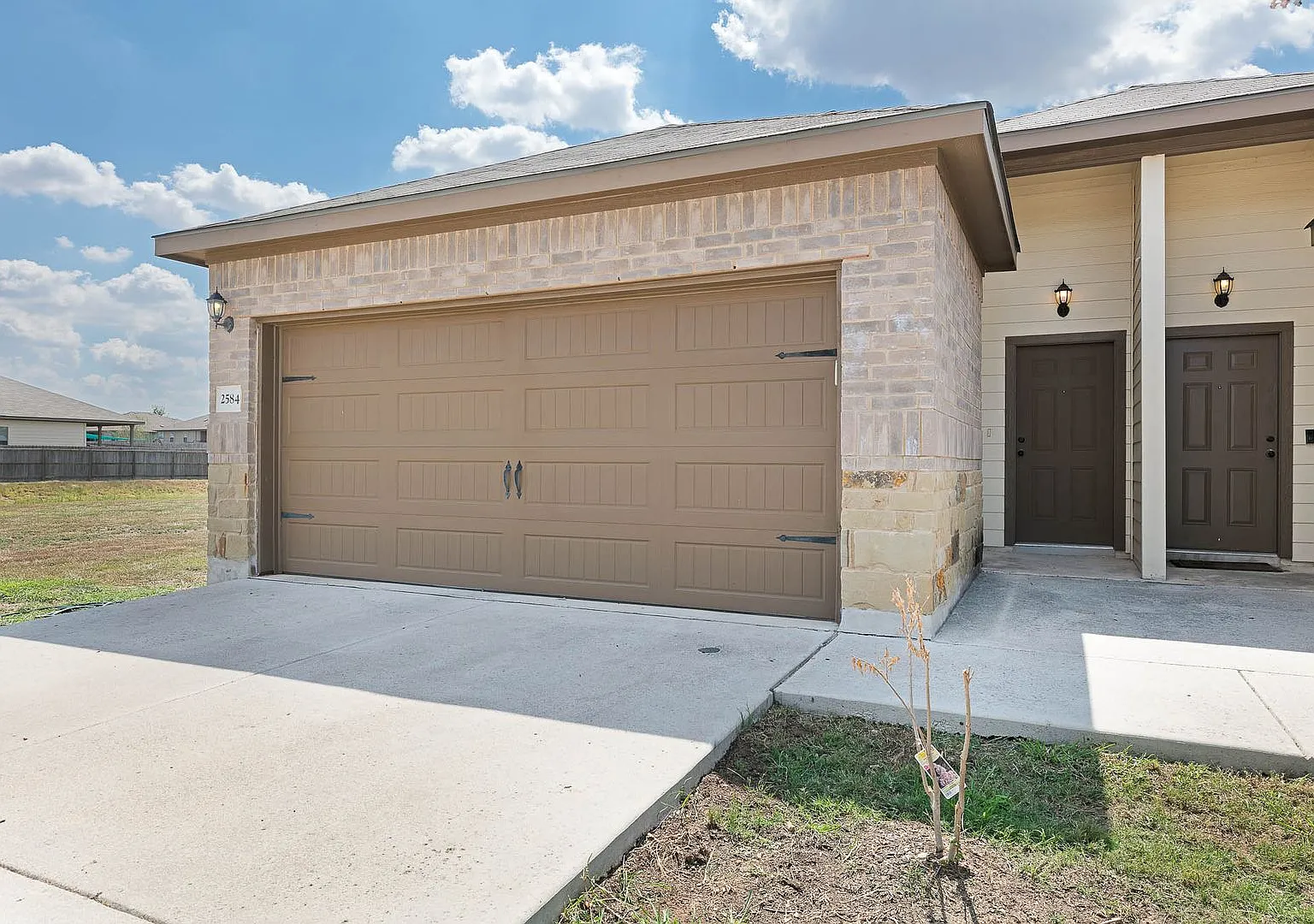 New Braunfels, TX~ 3 bedroom with Stained Concrete Floors ~ 2 Car Garage — Photo 3