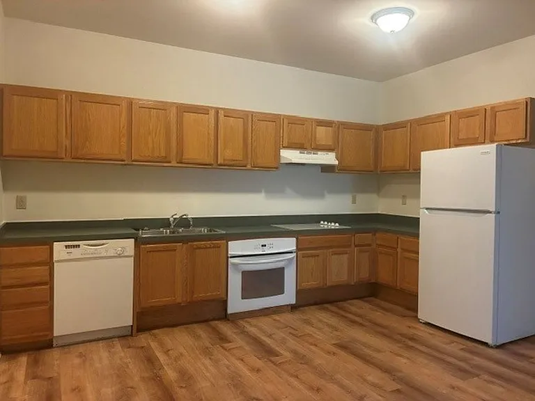 104 E Walworth Ave — Photo 4