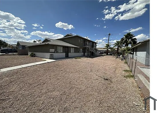 1725 Stewart Ave — Photo 1