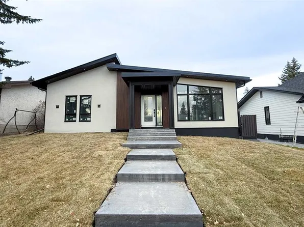 5616 S Lodge Cres SW, Calgary, AB T3E 5Y7