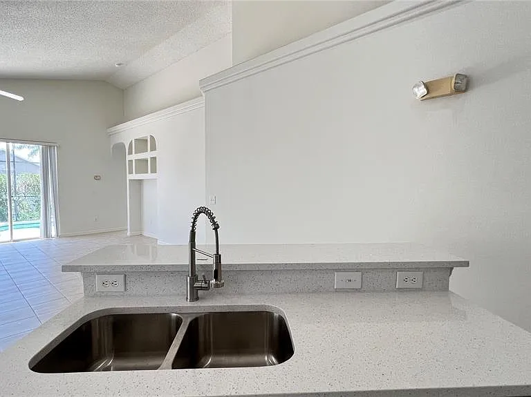 1934 Morning Star Dr — Photo 18