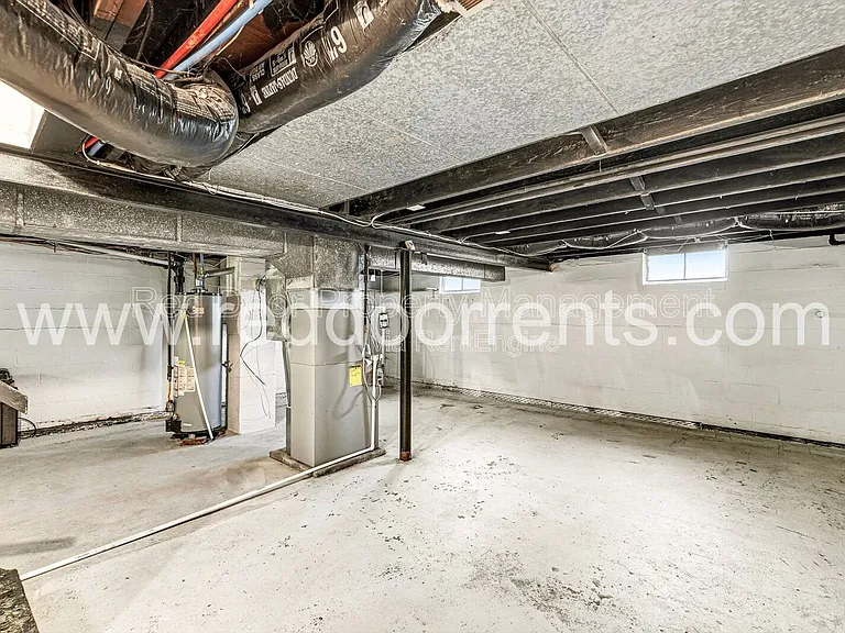 1742 N Whittier Pl — Photo 16