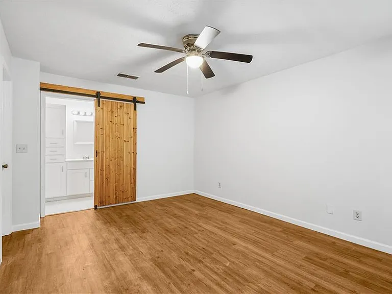 901 Gettysburg Pl — Photo 3