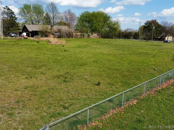 310 N Meadowood St, Cleveland, OK 74020