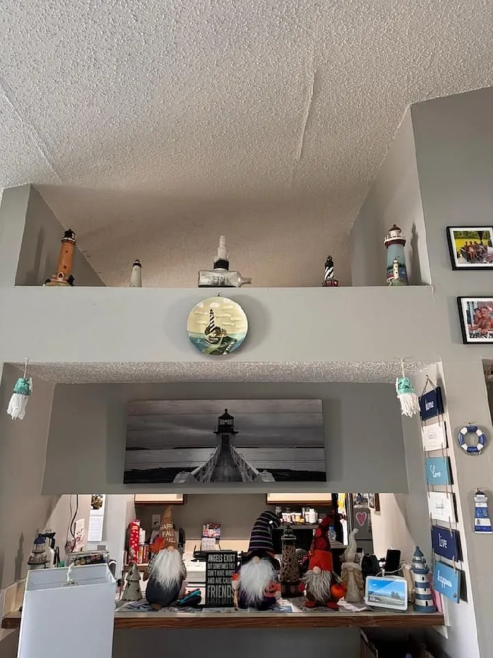 2 bed, 1.0 bath, 976 sqft, $1,400 — Photo 1