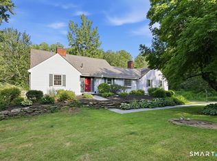 8 Penwood Rd, Bloomfield, CT 06002