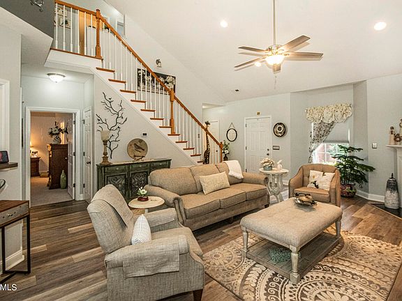 3rd image of 2324 San Lucki Way
