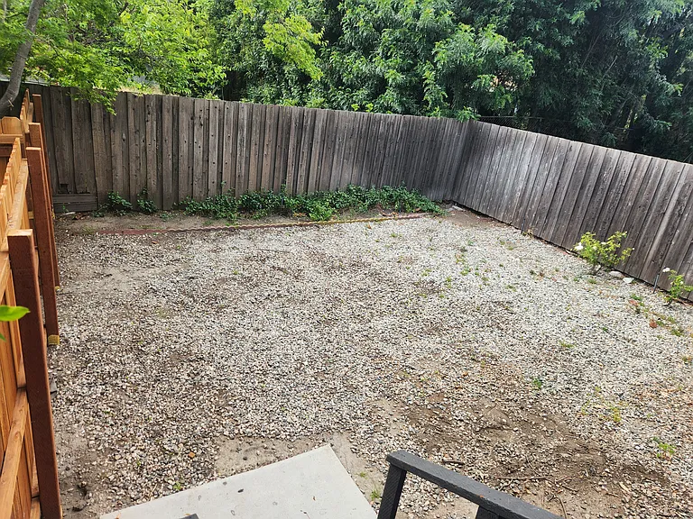 1635 Del Valle Ave — Photo 3