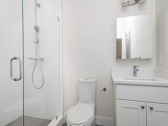 5th image of 3243 Washington St #3