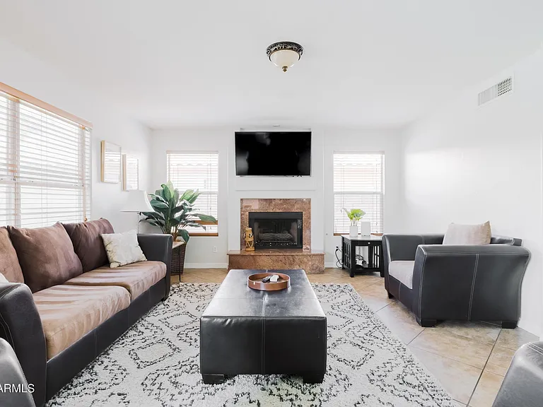 1431 E Century Ave — Photo 7