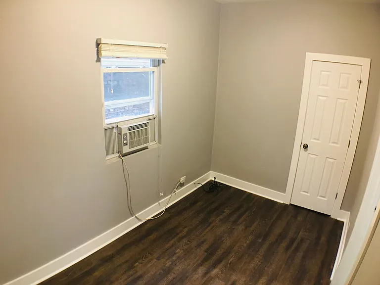 918 W 32nd Pl #2R — Photo 8