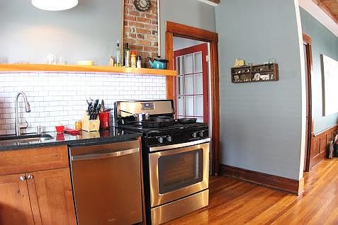 2nd image of 210 N Park Ave