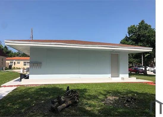 Building Photo 4