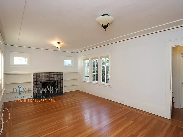 812 Trestle Glen Rd — Photo 4