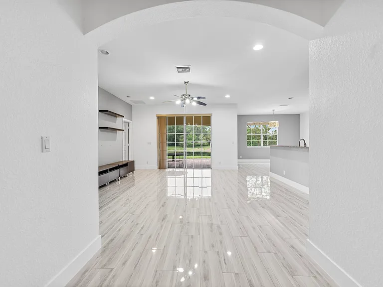 6752 Osage Cir — Photo 18