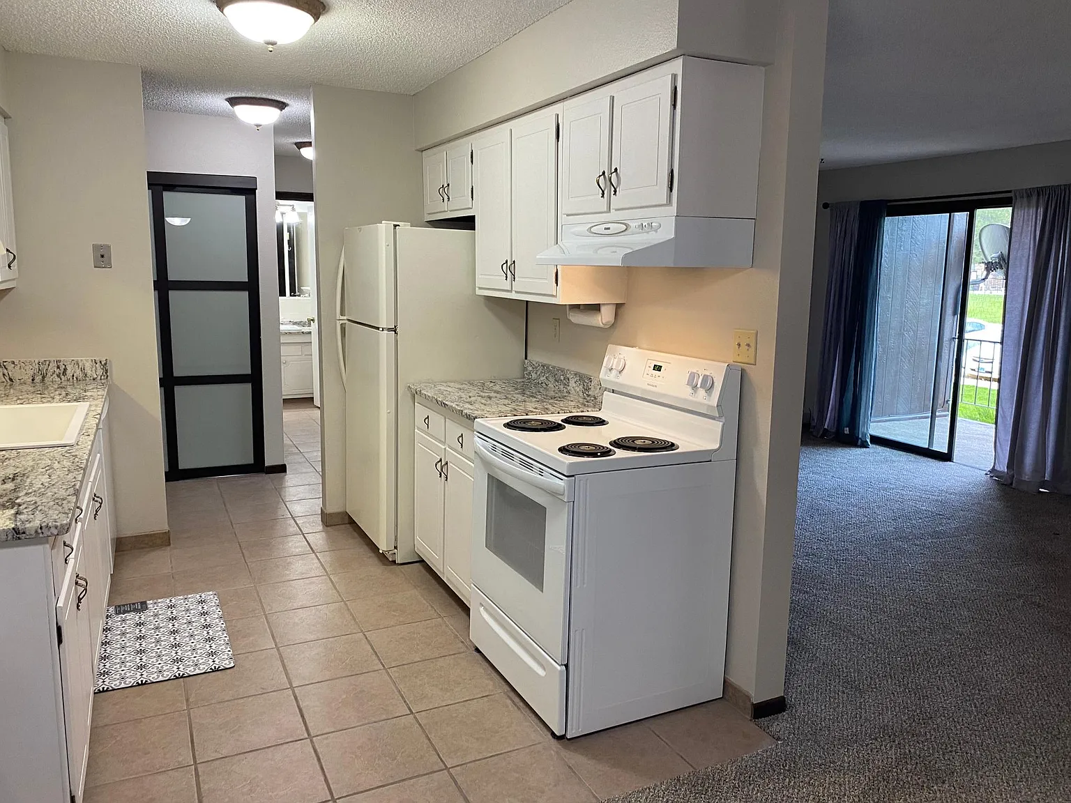 1 bed, 740 sqft, $1,100 — Photo 4