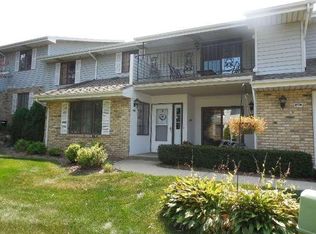 1419 Sun Valley Dr, Racine, WI 53406