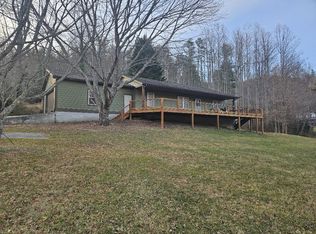 50 Climbing Rd, Hendersonville, NC 28792