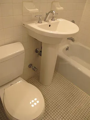 Rented by Metropolis Real Estate of Manhattan | media 27
