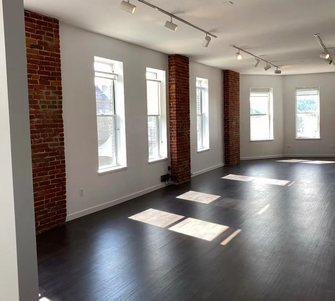 4500 Butler St — Photo 2