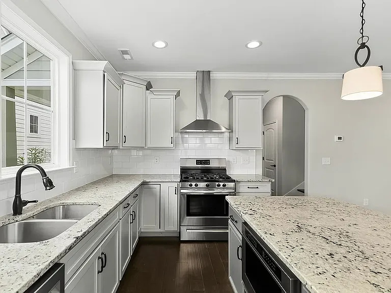 18 Cottage Knoll Cir — Photo 15