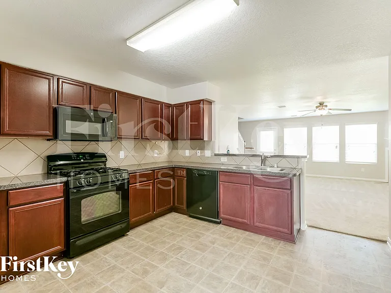 9909 Hyacinth Way — Photo 6