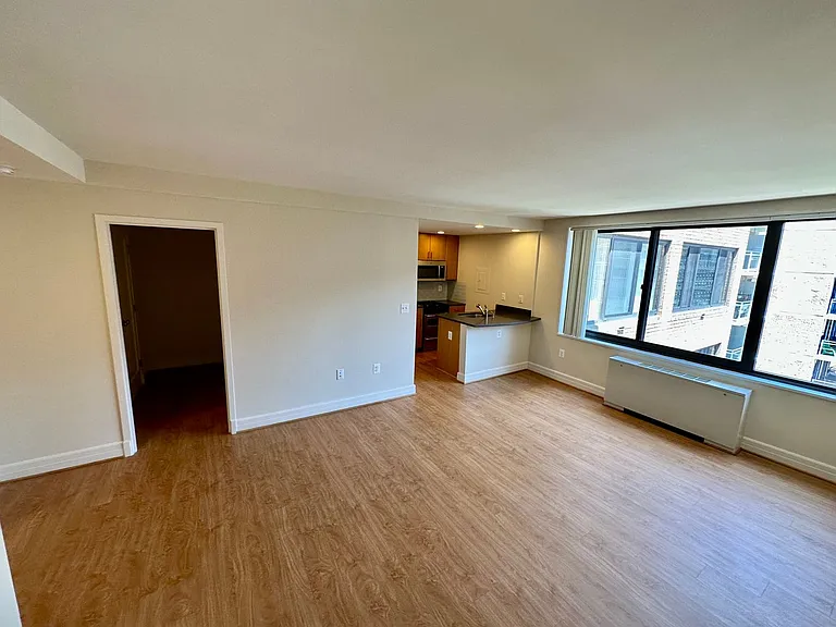 1255 New Hampshire Ave NW — Photo 125
