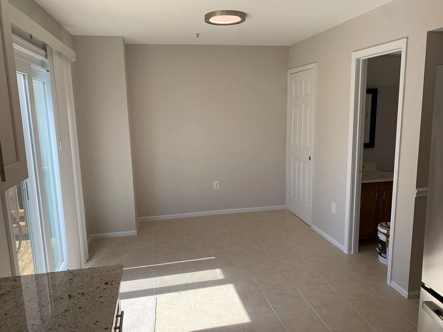 3 bed, 2.5 bath, 1600 sqft, $2,450 — Photo 3