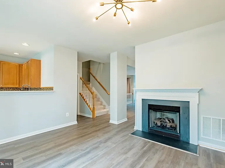 3385 Beechcliff Dr — Photo 11