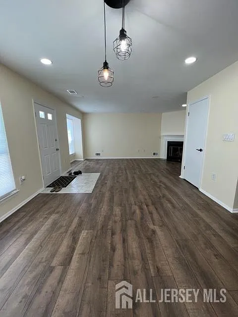 2 bed, 2.5 bath, 1186 sqft, $2,600 — Photo 3