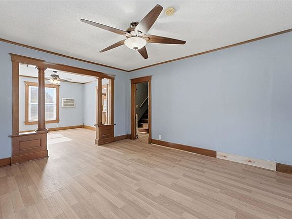 4th image of 431 Washington St