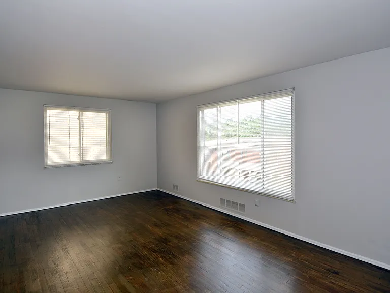3152 Glendale Ave #1 — Photo 5
