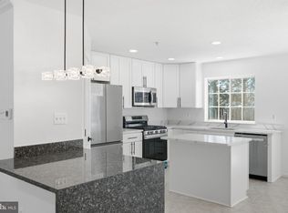 10 Cottage Field Ct, Germantown, MD