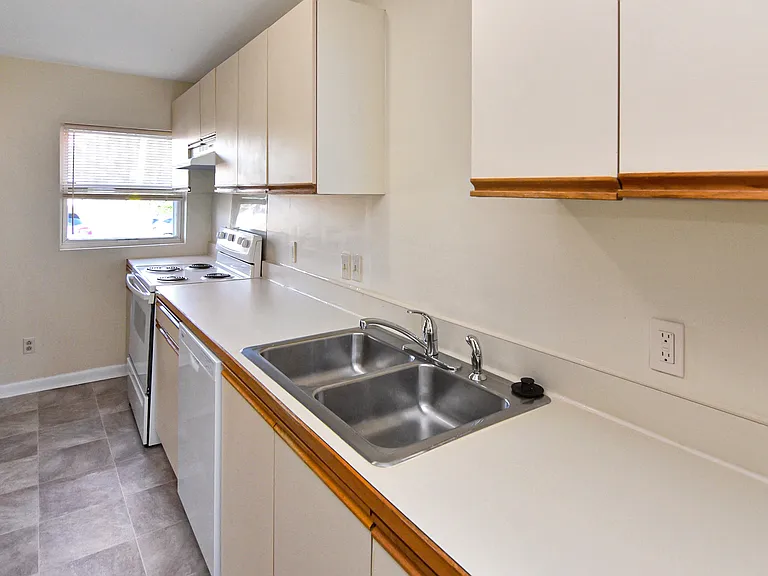 8204 Atlantic Ave #A — Photo 13