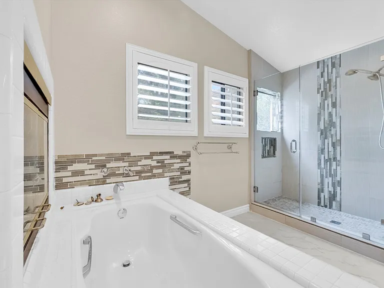 3061 Diamond View Cir — Photo 39